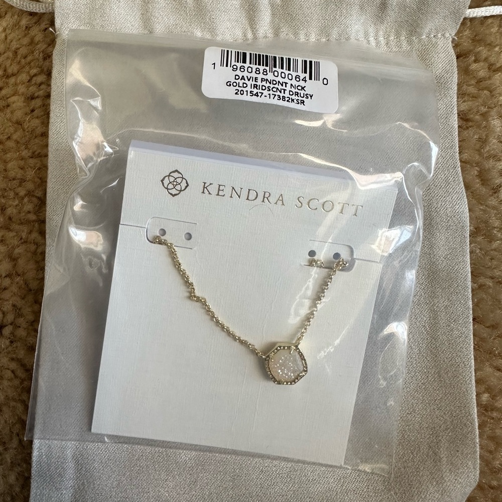 Davie Rose Kendra Scott Necklace